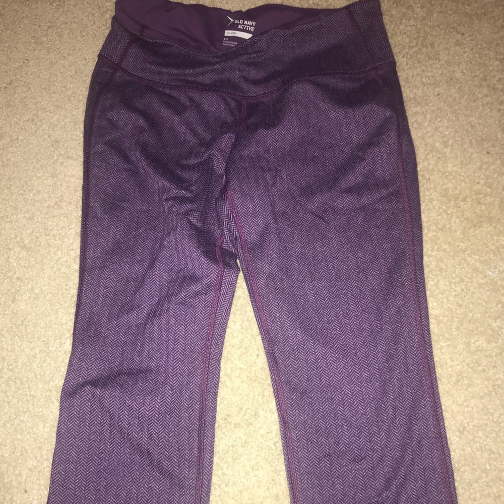 Old Navy cropped purple leggings